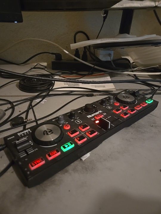 Numark DJ2GO2 Touch Pocket Double Deck DJ Controller - Black
