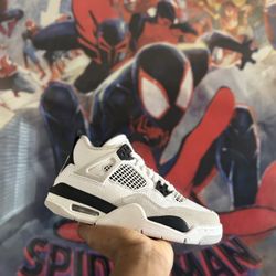 Air Jordan Retro 4 ‘ Military Black’