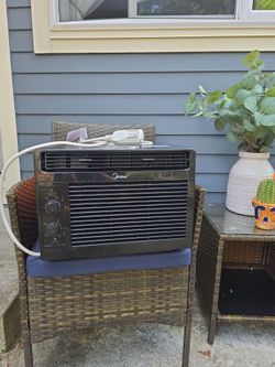 Window air conditioner