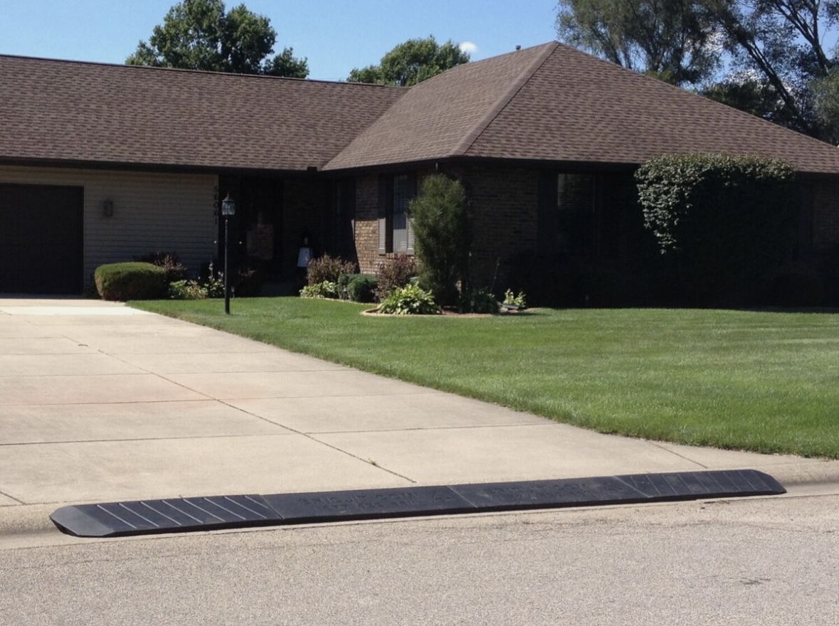 BRIDJIT 3-Piece Expandable Curb Ramp Set Approx 12 Feet Wide