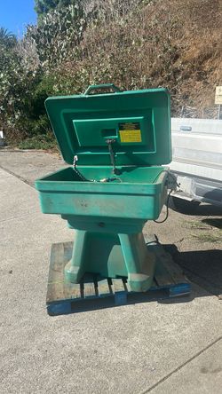 Parts cleaner