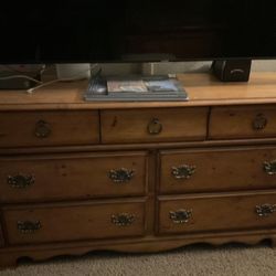 Bedroom Set Bed Dresser 