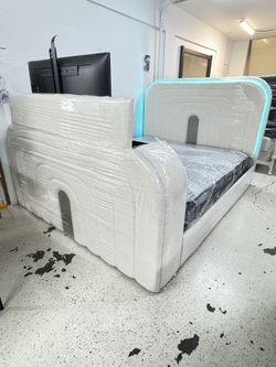 White Sherpa King Size Bed Fireplace Bluetooth Speaker Tv Stand (tv not included)With Mattress Sealy