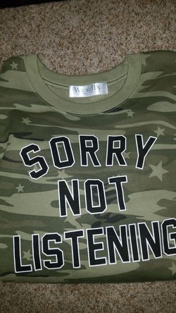 New with tags camo sweatshirt