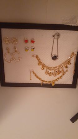 I sell jewelry as well as purses.
