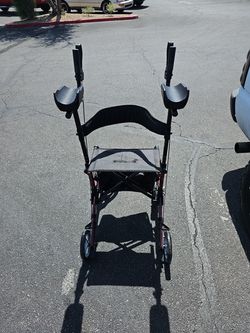 Upright walker elenker