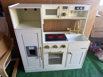 Play kitchen