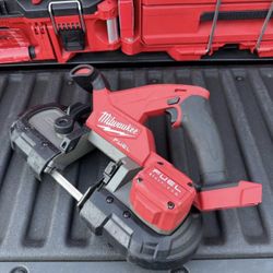 Milwaukee M18 FUEL Compact Band Saw – Usada en excelentes condiciones