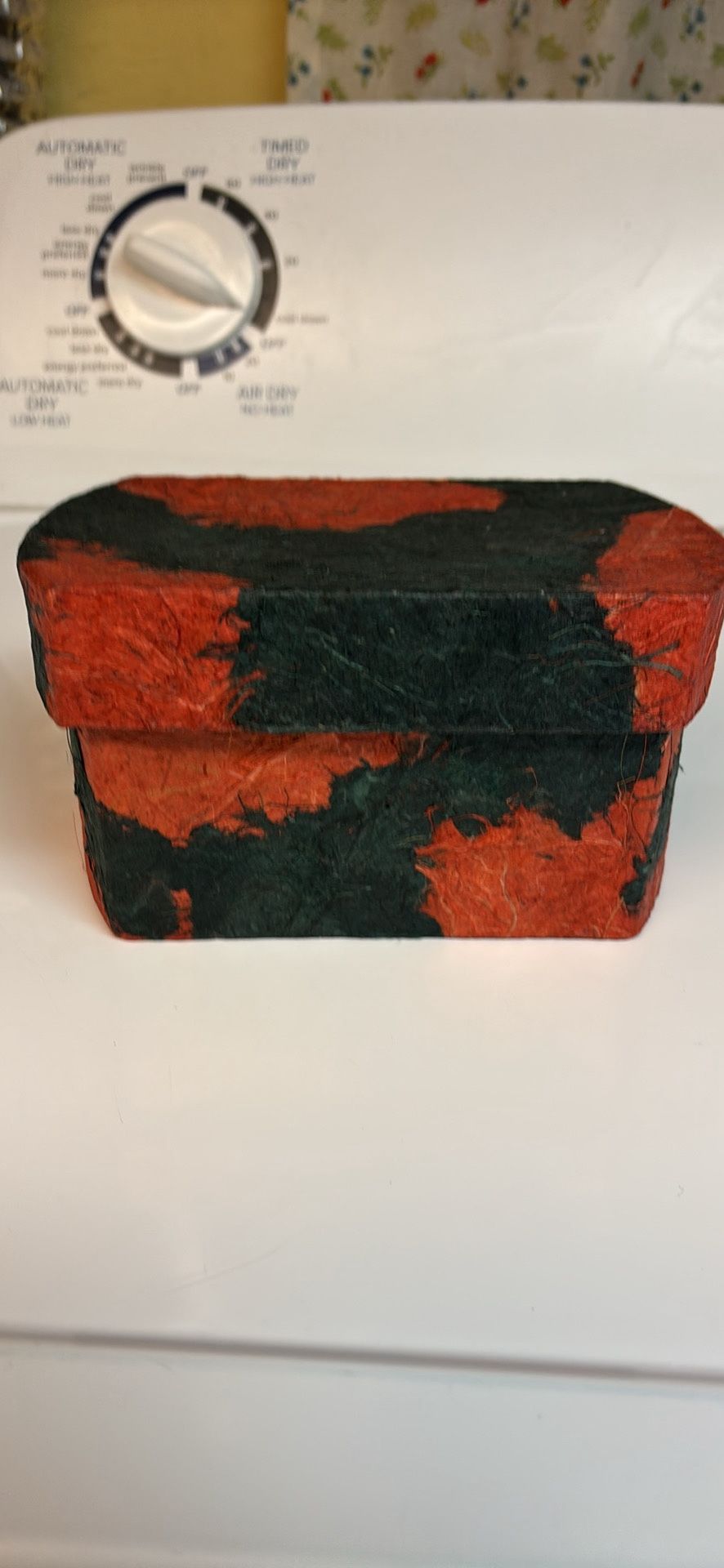 paper pulp fiber decorative box with lid red black like new 6.75” x 3.5” x 4”
