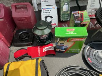 Coleman lanterns 4 propane with hard carry cases dual mantels