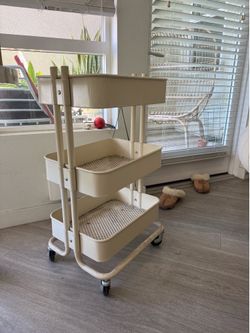 Storage on wheels