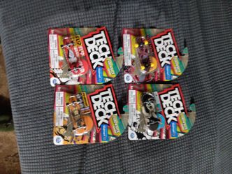 Tech Deck Throwback Series Fingerboards – Set of 4