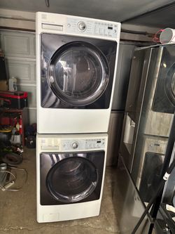 Kenmore Elite  Stackable  Steam  Washer and electric dryer  Excellent working condition  Heavy duty  W27 D30 H78 Washer 4.5 cu ft Dryer 7.3 cu ft 3 mo
