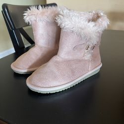 gently worn girl's boots
