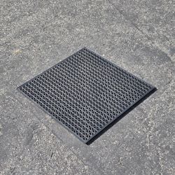 Black PVC Self Drainage Garage Flooring