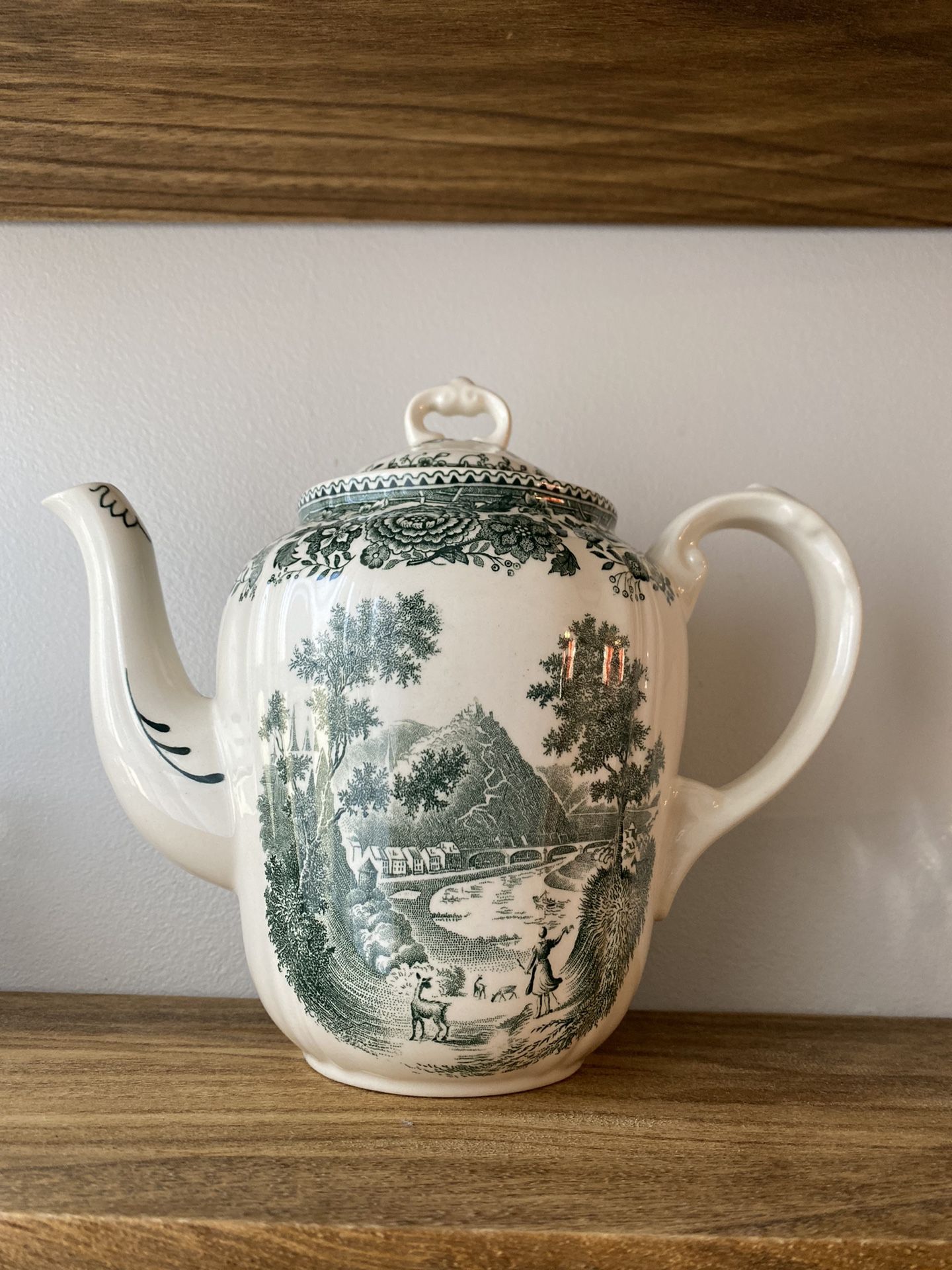 Colonial Inspired Tea Pot