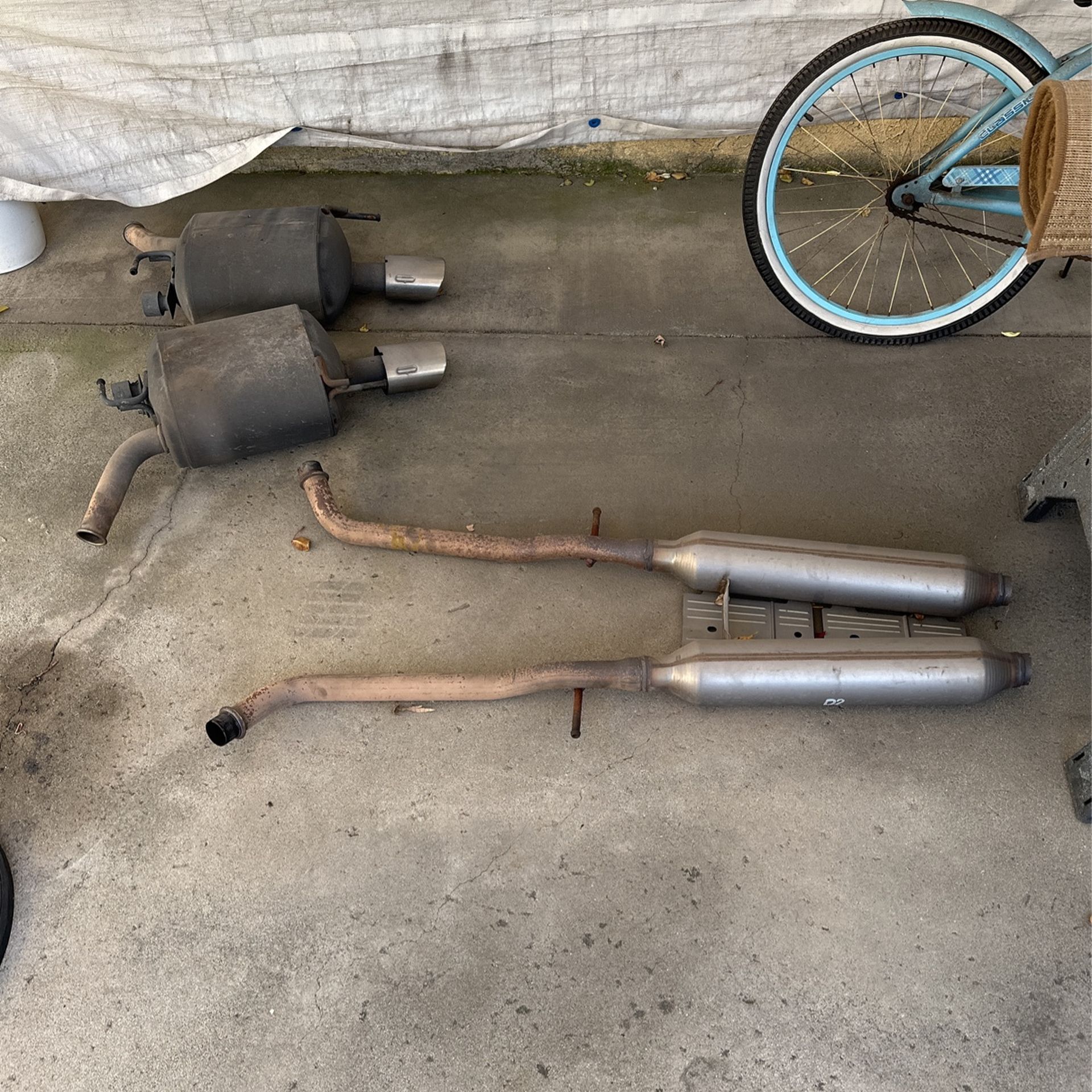 2010 Infiniti G37 Sedan Stock Exhaust System