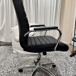 Black Office Chair 