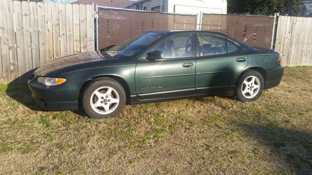 1999 Grand Prix GT 3.8 Heated driver seat with leather interior