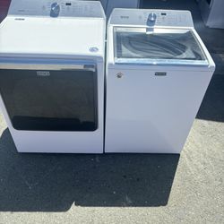 Maytag Washer And Electric Dryer Set 