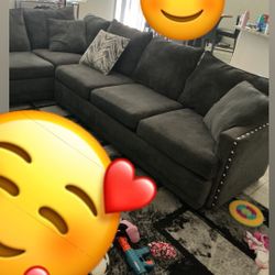 Moving Need Gone! Gray Sectional Couch – Great Condition