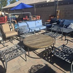 $700  BEAUTIFUL PATIO HANAMINT 4 BIG CHAIRS AND TABLE 