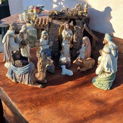 Hand Painted 14 Pieces Nativity 
