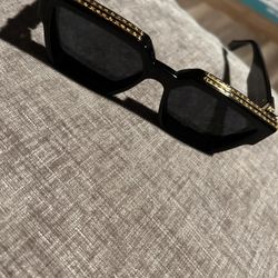  (REAL) Louis Vuitton  Sunglasses 
