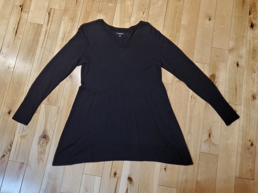 Apt. 9 Black Sidetail Tunic Sweater (M)