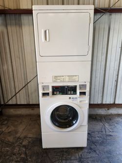 Speed Queen Electric Stack Washer/Dryer 22 lbs Capacityβ Refurbished