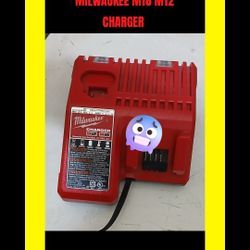 🐦‍🔥 MILWAUKEE BATTERY CHARGER 