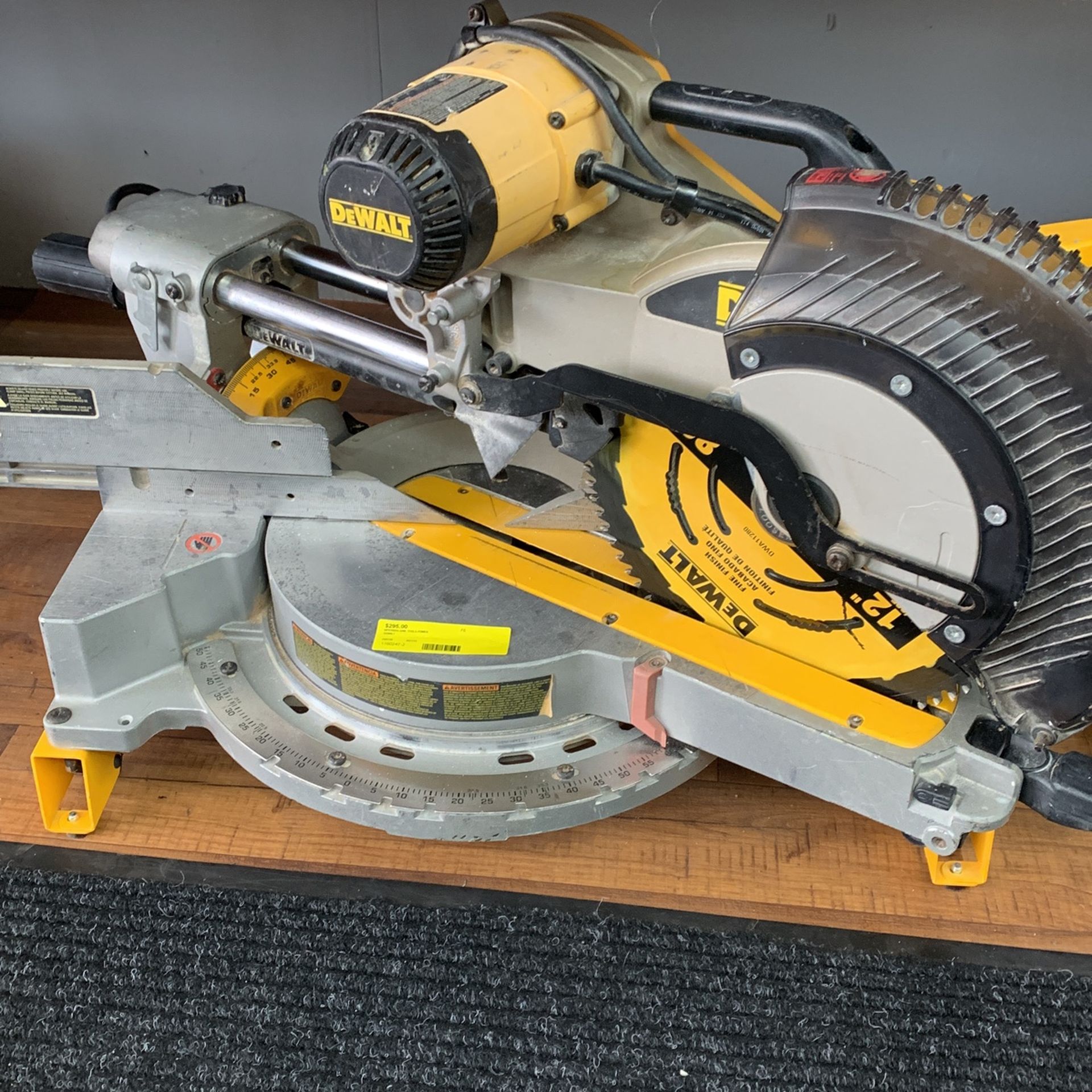 Dewalt 12” Dual Bevel Sliding Miter Saw DWS780