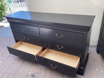 6  DRAWERS DRESSER