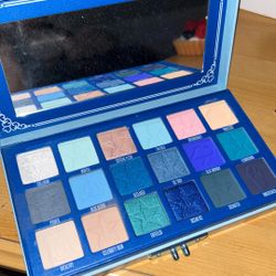 Eyeshadow palette