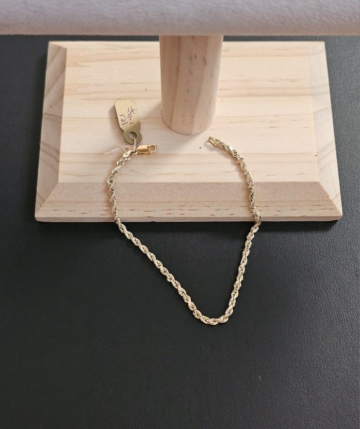 14k Gold Bracelet 7 Inch