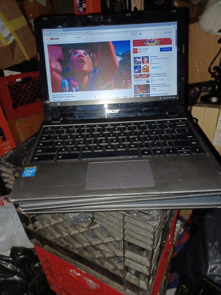 Acer Chrome Book 11 Inches Very Good Condition