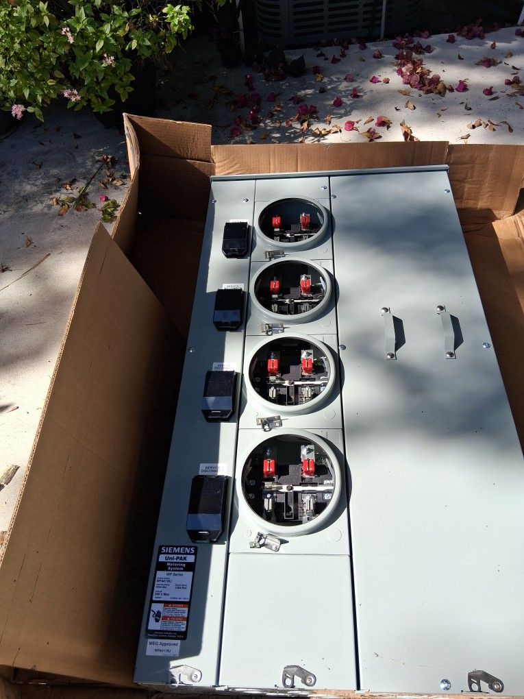 Two Meter Stack And One Main Fuse Disconnect 600 A