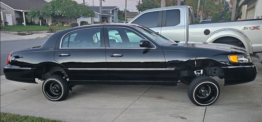 2001 Lincoln Town Car
