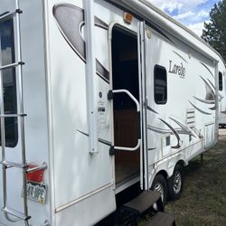 2010 Keystone Laredo