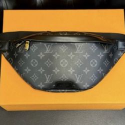 New Louis V Crossbody Bumbag 