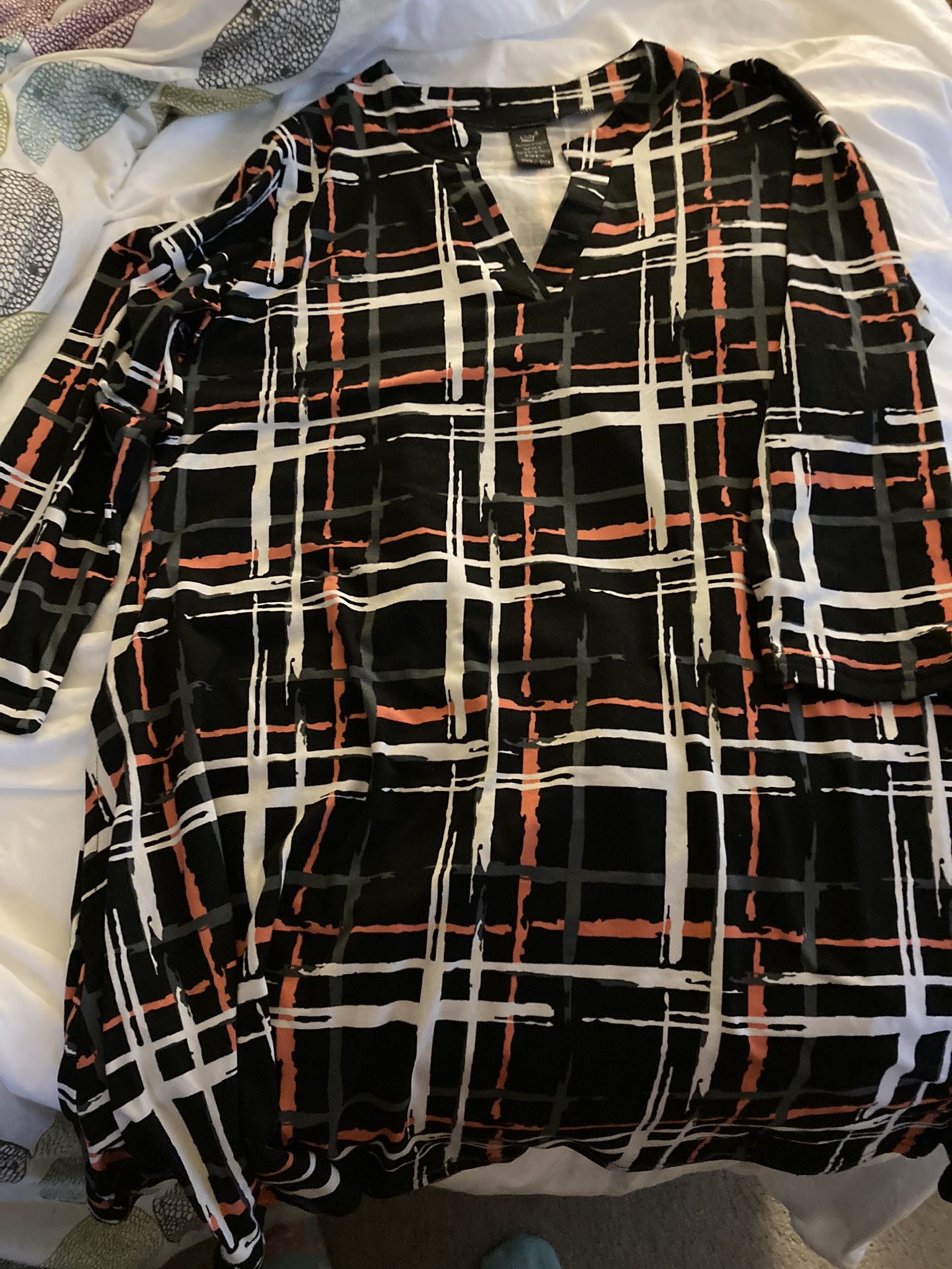 LILDY Ladies Top Sz S-M-reduced4.75