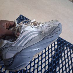 Yeezy 700 Size 10