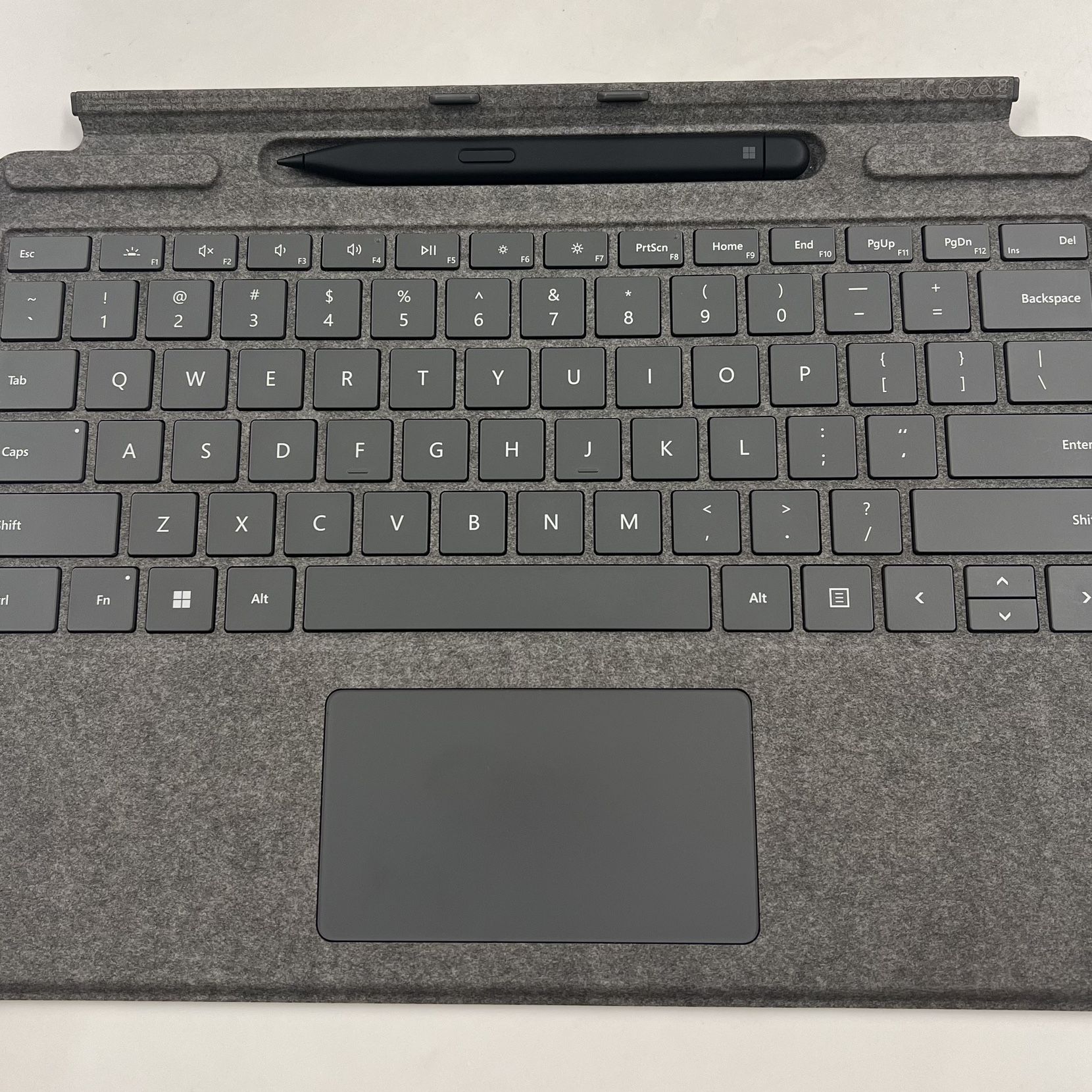 Surface Pro 9 Signature Keyboard and Pen