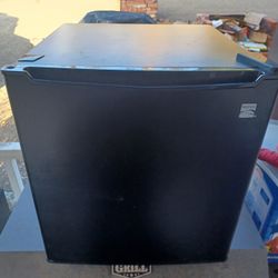 Kenmore Mini Fridge 1.7 Cu