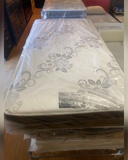 Twin size mattress / Colchon