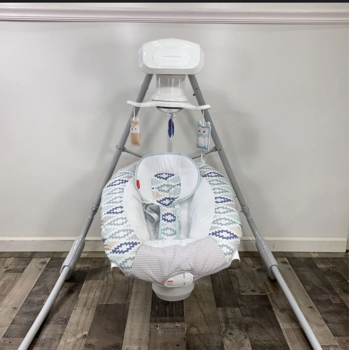Fisher price 2in 1 Deluxe Swing with Smart Connect, Dual Motion- Woodland