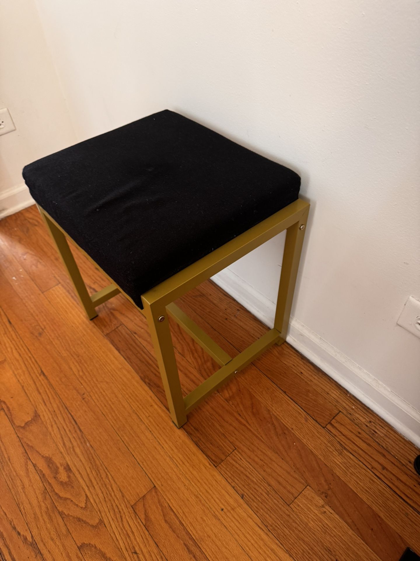 Vanity Chair 