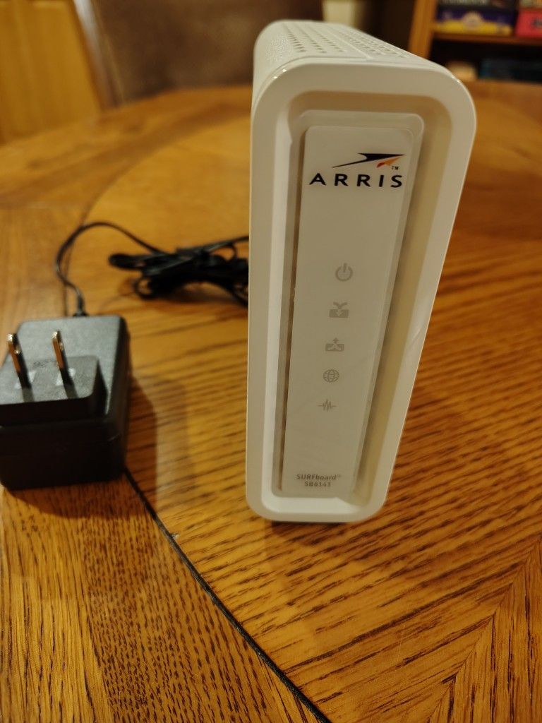 Arris Surfboard SB6141 Cable Modem