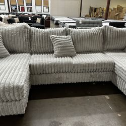 Brand New Gray U Shaped Sectional With Accent Pillows