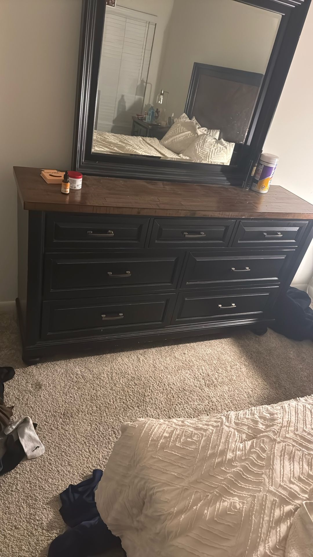 Dresser With Mirror